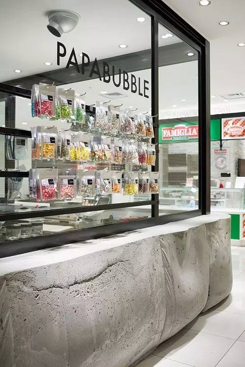 每次去甜品店都心情大好，治愈你的不止甜品，还有店内的装修风格